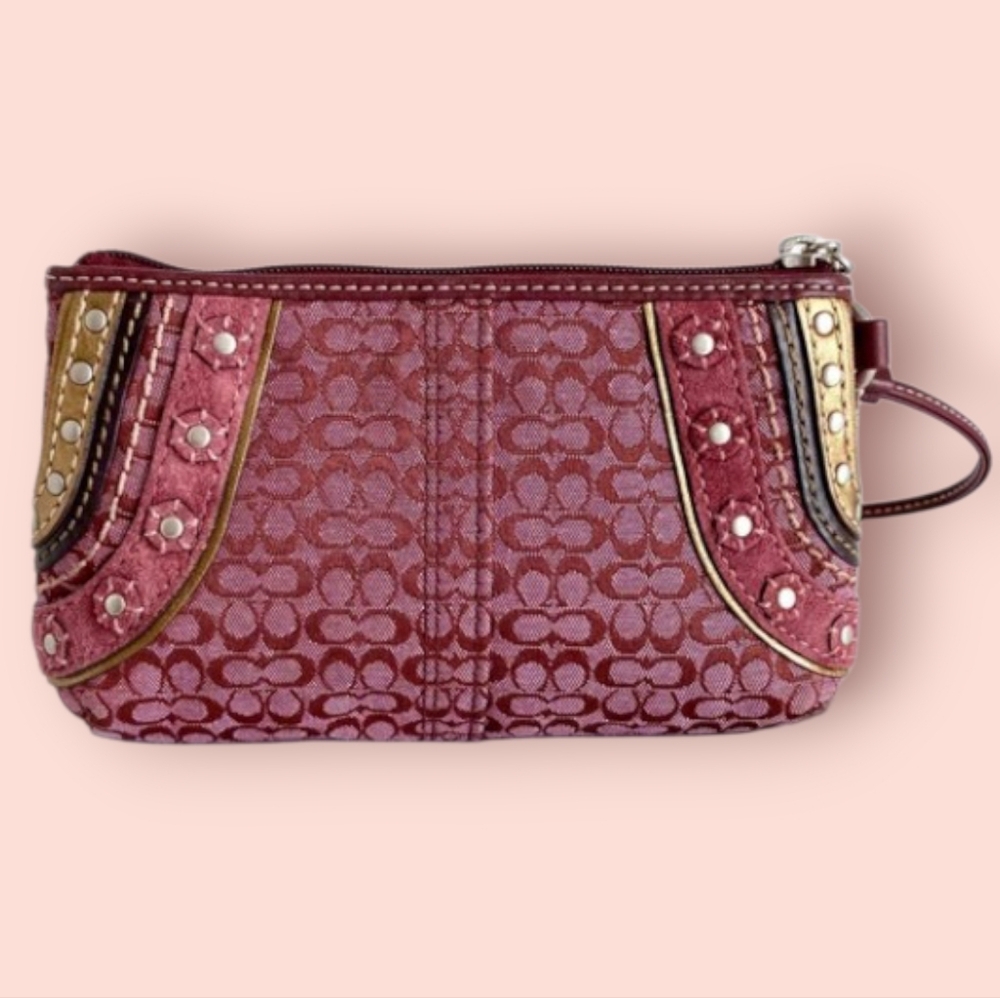 (EUC) Vintage COACH® SOHO Signature Studded Wristlet - Bordeaux - Picture 4 of 6